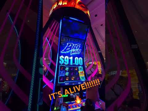 Boulder Station sign #lasvegas #casino #neon #neonsign #eurobeat