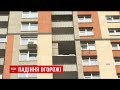 У Києві жінка загинула після того, як на неї впала балконна огорожа