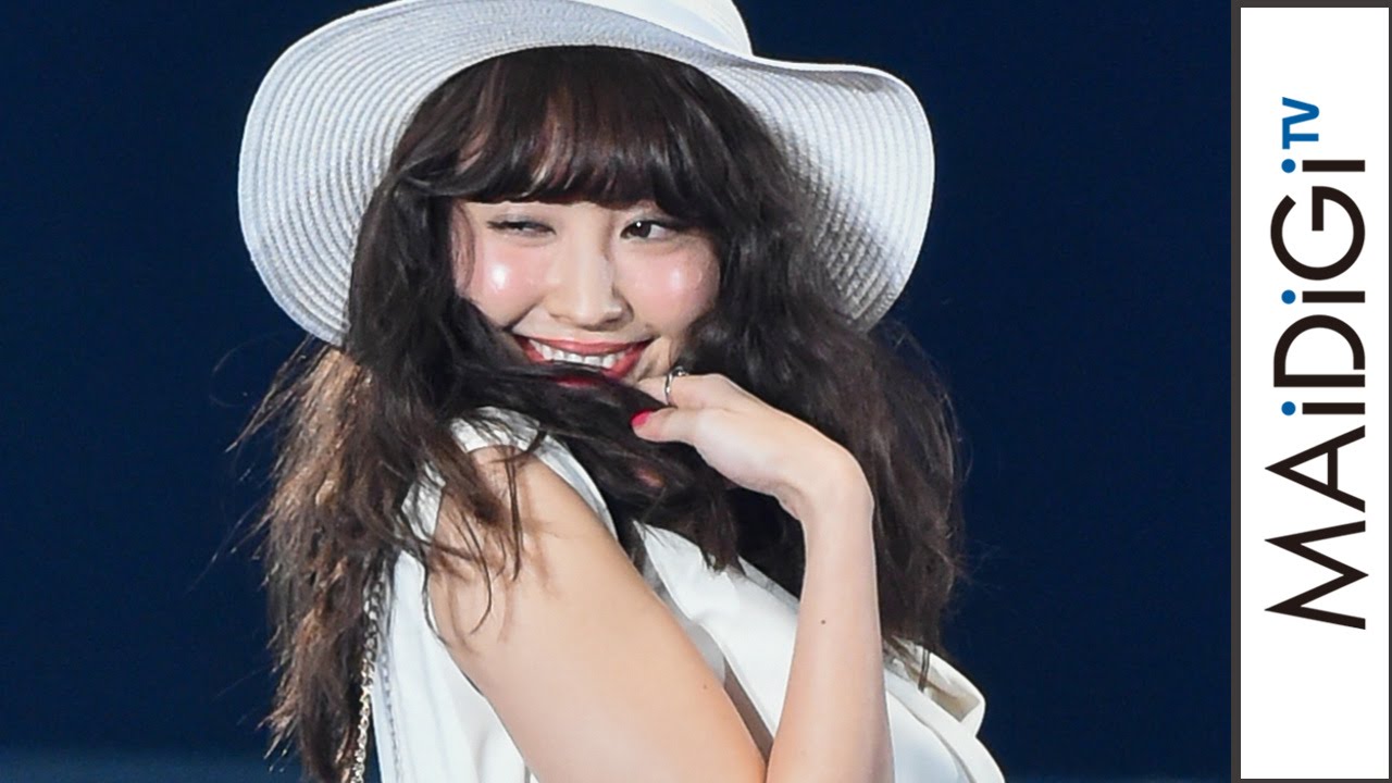 Akb48小嶋陽菜 トリンドル玲奈らがtgcに登場 Tokyo Rich Sweet Stage Mercuryduoステージ Tgc16 S S Kojima Haruna Youtube