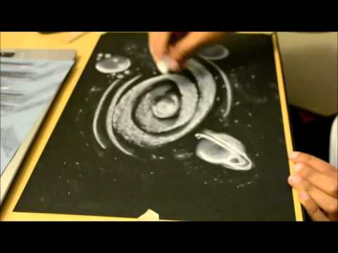 Dibujando con Tiza Blanca y Papel Negro Universo y sus Planetas