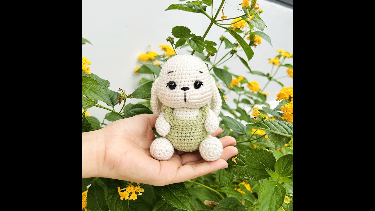 How to Insert Safety Eyes for Amigurumi 