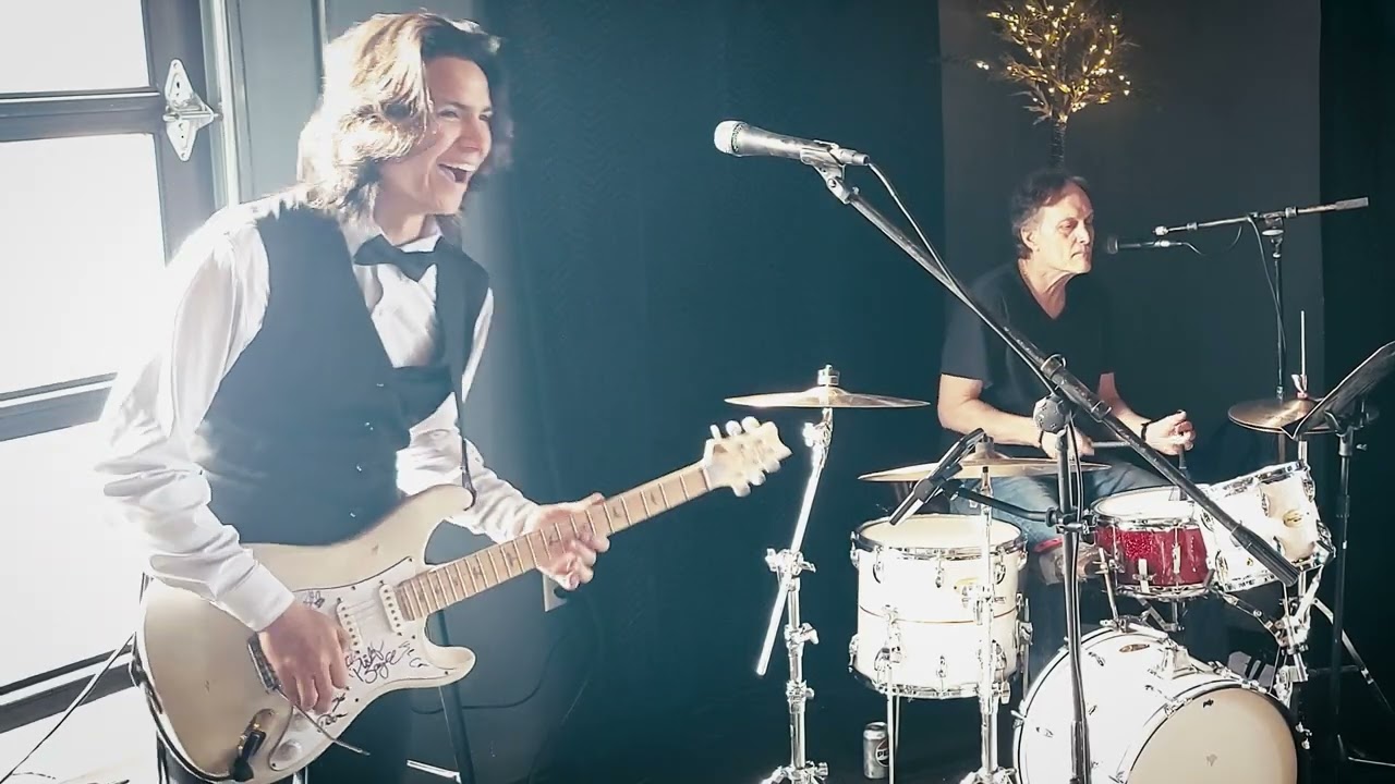 Red House (Hendrix) featuring Jeremy Kennedy, Bob Holz, and Vince Watson