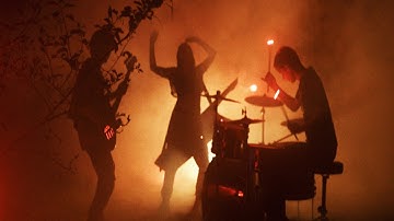 3 Point Landing - Gleaming Eyes [Official Music Video]