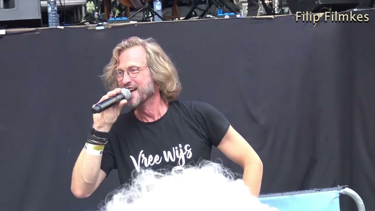 geef me een kus  - van  Gentse  groep Vree Wijs