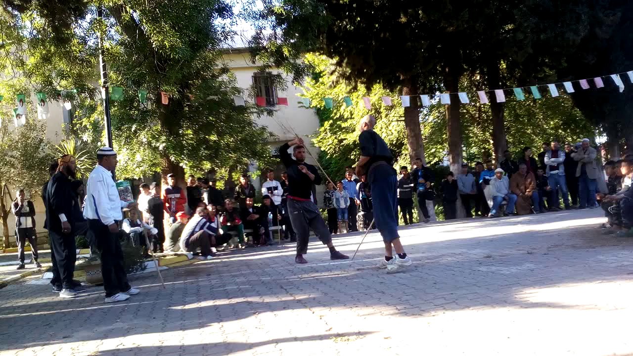 العصا التقليدية في حفلة في دراق قصر البخاري