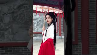 Qiuyueliang（秋月凉）#Chinesegirl#Hanfugirl #Китай#Beautiful#Hanfu#Chinesehanfu#汉服