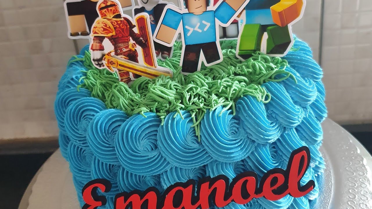 Bolo de Aniversário Roblox - Fale com a Doces e Salgados BH