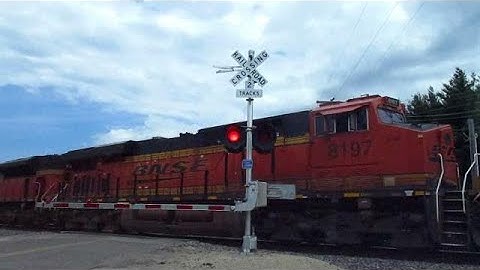 BNSF 8197 East ZSSECHC Filmed In Trenton Township WI (6-13-2020)