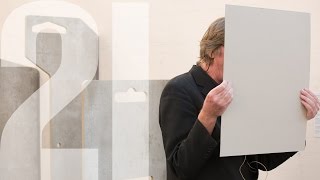 Performance von heinrich dunst zur eröffnung der ausstellung flirting
with strangersbegegnungen mit werken aus sammlungdie ist 9. septemb...