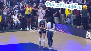 Onuma Sittirak & Gabi โมเมนต์สุดฟินของรัศมีแข อรอุมาพากาบี้ไปถ่ายรูปด้วยอย่างใกล้ชิด | VNL 2023