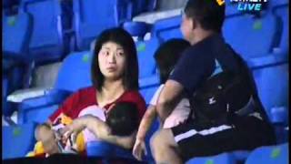 Bad Parenting : Asian Baseball Fan Drops His Baby Daughter To Catch A Foul Ball!