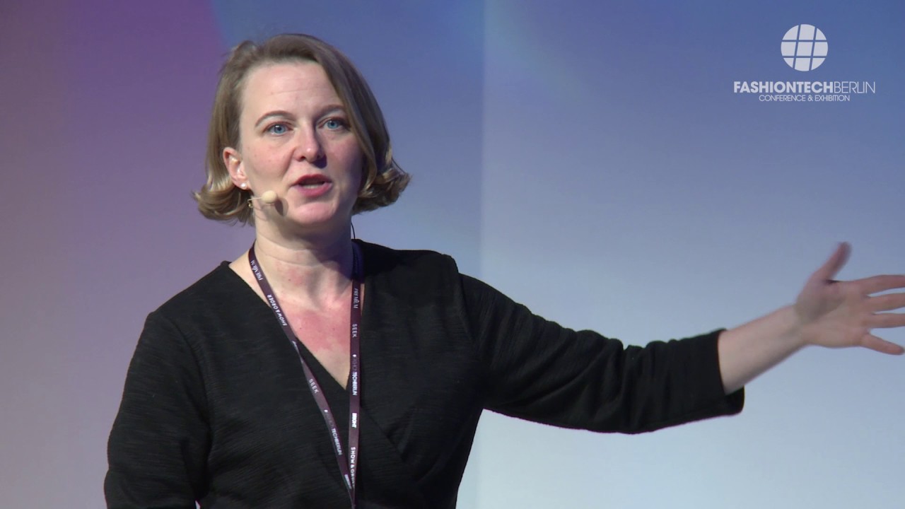Augmented & Virtual Reality for the Fashion Industry | Anna Rojahn ...