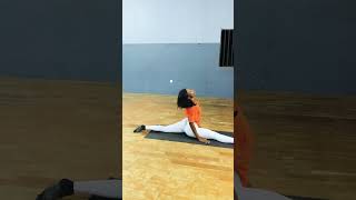 Deep stretch /split yoga yoga flexibility