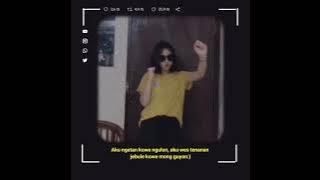 Story wa || Aku ngetan kowe ngulon, aku wes tenanan jebule kowe mong guyon:)