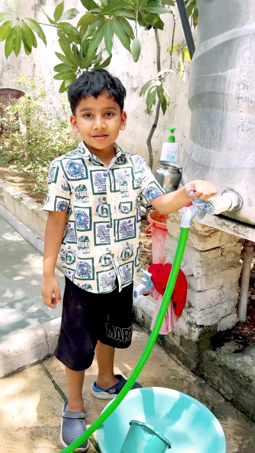Anant ne sardi me Mumma ko bhigaya ??