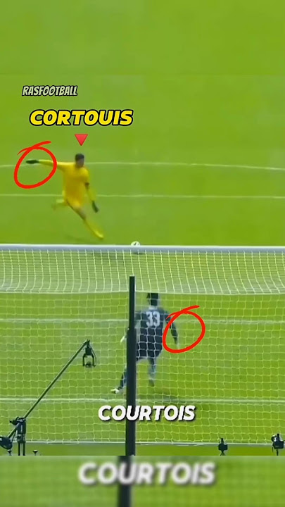 Ketika kiper menendang penalty 🤯 ! #football #kiper #goalkeeper #courtois #degea #neuer #cech #ball