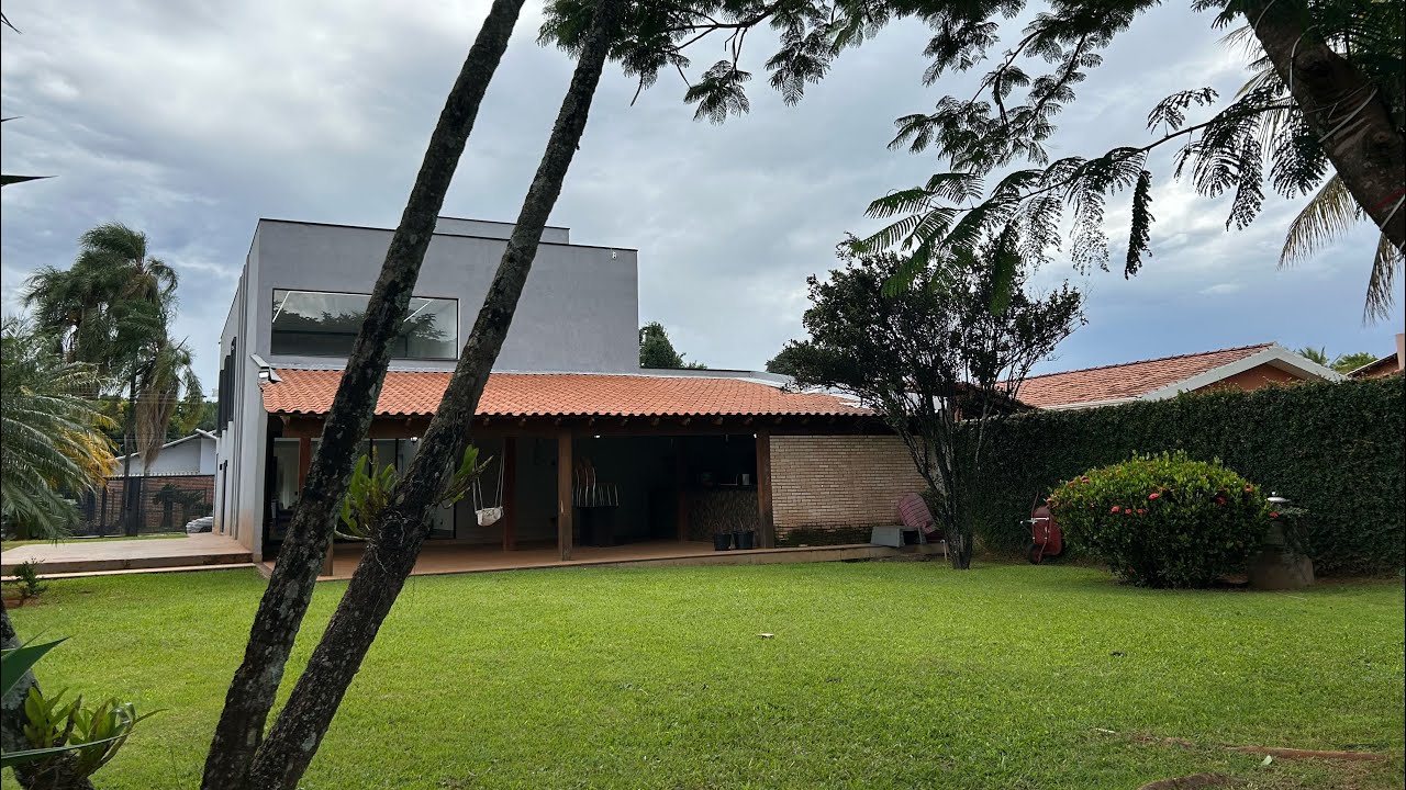 Casa moderna com toque clássico no Lago Norte