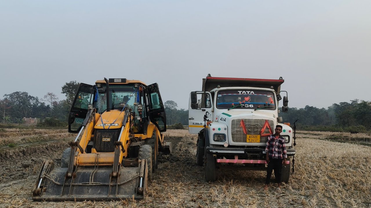 JCB 3DX dumper loading #anime #automobile #constructionequipment 