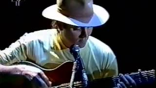 Video thumbnail of "Almir Sater explica e toca  ' Tocando em frente ' em 1991"