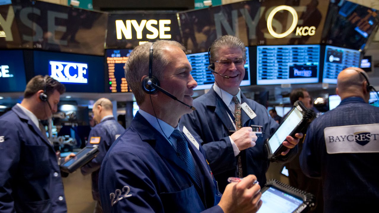 Stocks Hit New All-time Highs in Narrow Range Trading on Monday Stocks Hit New All-time Highs in Narrow Range Trading on Monday