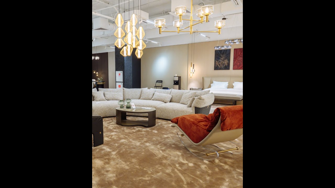 Не просто диван.