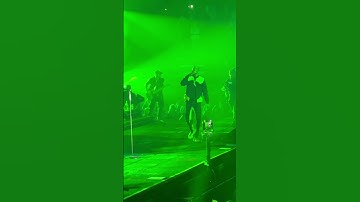 Thumbnail of Snoop Dogg surprise appearance at the Jelly Roll concert!! (11/24)