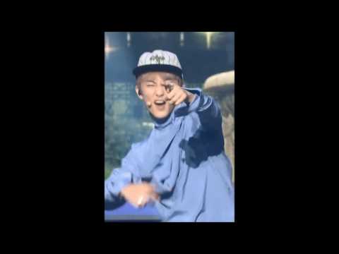 [NCT 마크] 배 보일까 옷 꼭 잡은 귀여운 손