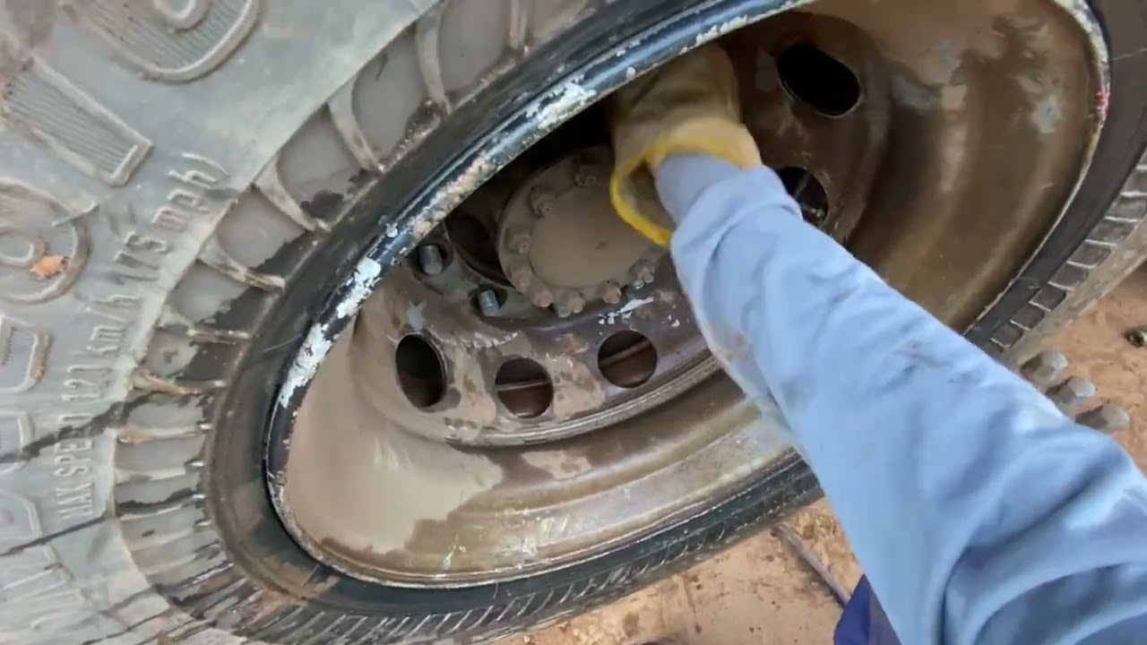 MONTAGEM DE RODA DE CARRETA 