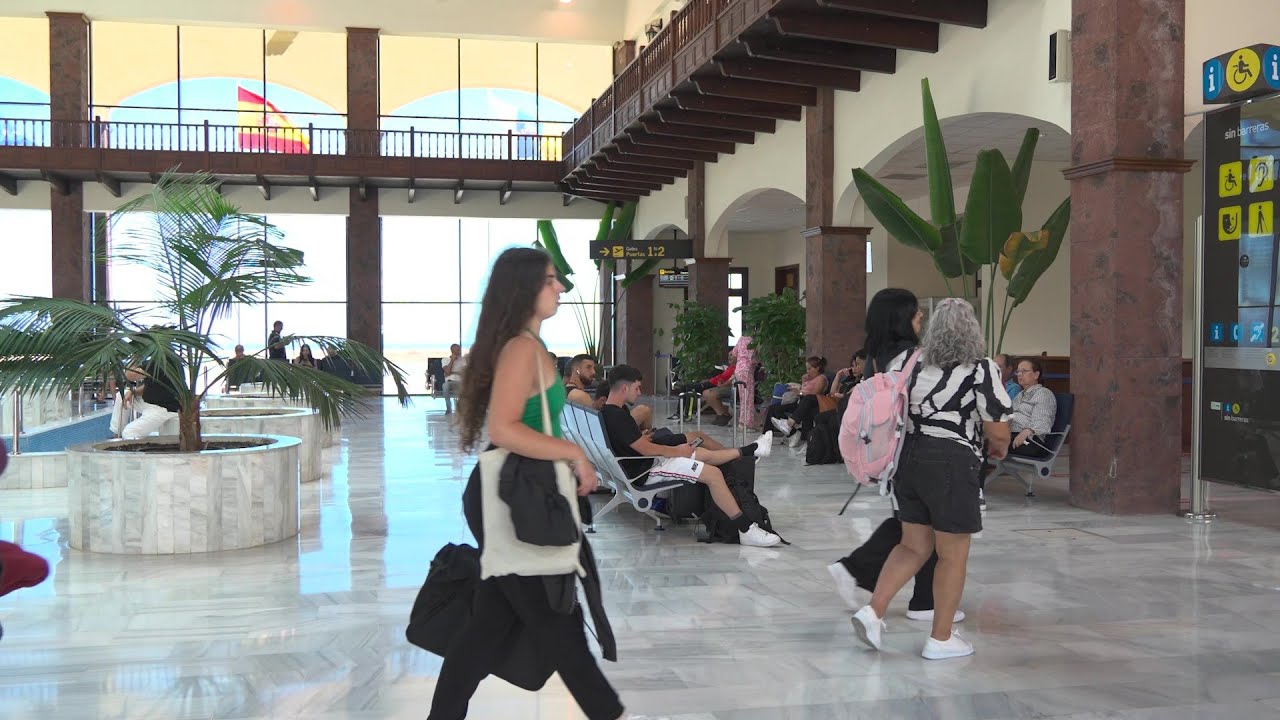 Aena | El Aeropuerto de La Gomera cumple 25 años de historia