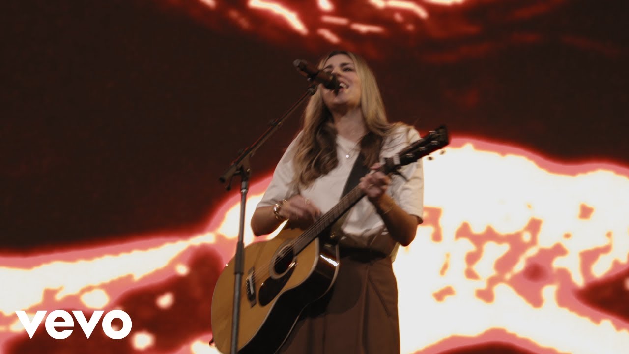 Passion, Brooke Ligertwood - A Thousand Hallelujahs (Live From Passion 2022) Passion, Brooke Ligertwood - A Thousand Hallelujahs (Live From Passion 2022)