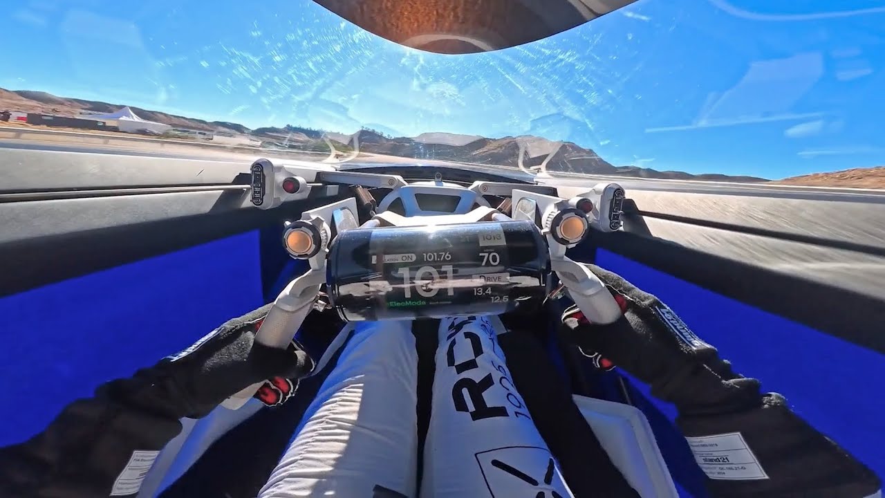 Renault Filante: рекорд 2025 года — 1008 км пробега на электротяге менее чем за 10 часов.