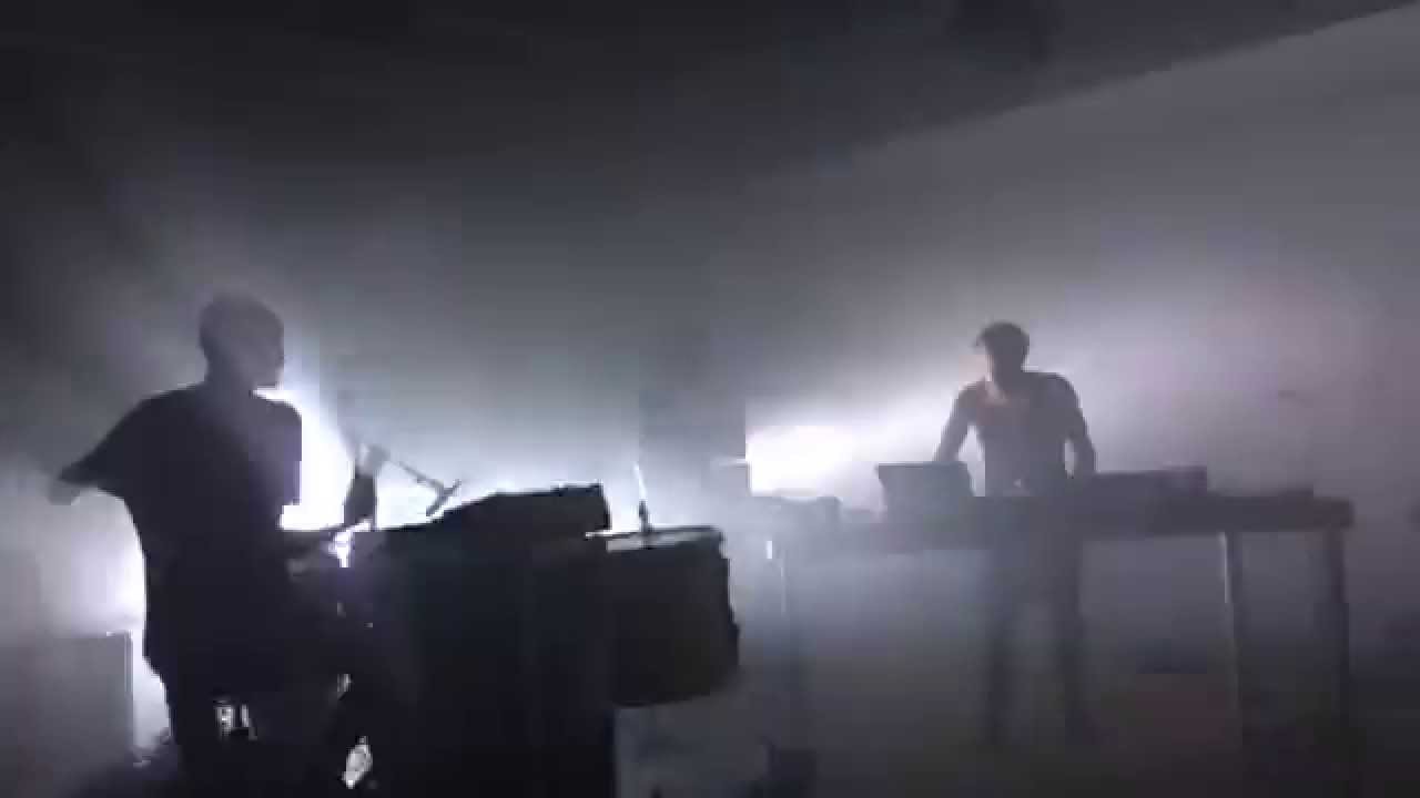 Ben Frost + Tim Hecker - "Nolan" in Brussels, 2014) - YouTube