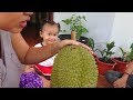 Reaksi Balita Lucu Makan Duren - Kids Try Eat Durian Fruit