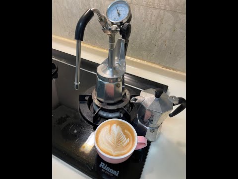 如何用摩卡壺做一杯拿鐵How I made latte with a moka pot/stove top at home brew valve/ handmad milk steamer