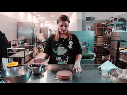Video: Kako Napraviti Sirovu čokoladnu Tortu Od Malina