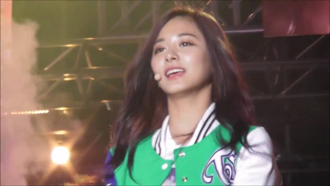 Fancam Twice Like Ooh Ahh 쯔위 ツウィ Tzuyu Focus Ink Incheon K Pop Concert 16 Youtube