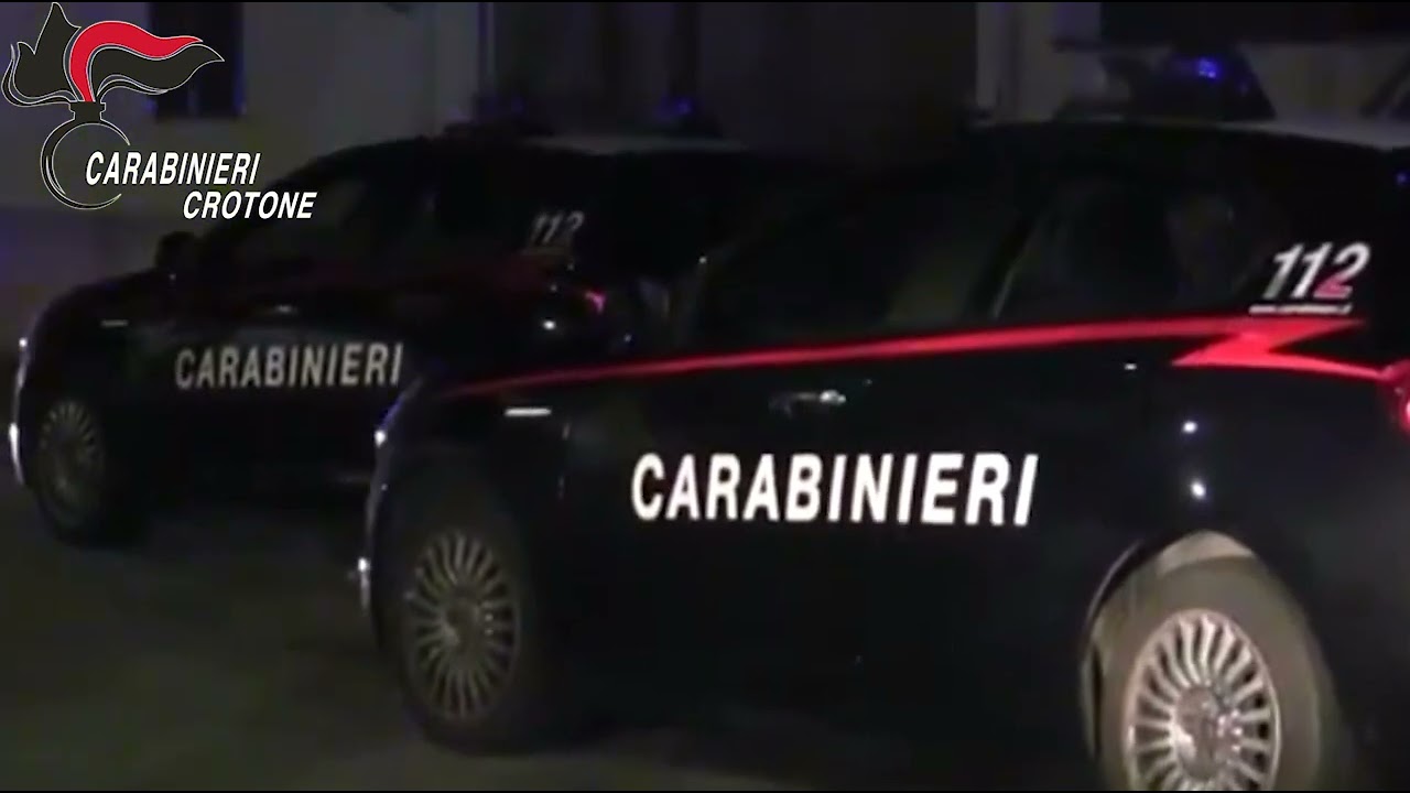 Le mani dei clan sulla droga nel Crotonese, arrestate 13 persone: 10 in carcere, 3 ai domiciliari