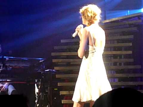 love-story---taylor-swift,-live-in-paris,-speak-now-tour-2011-(march-17th)