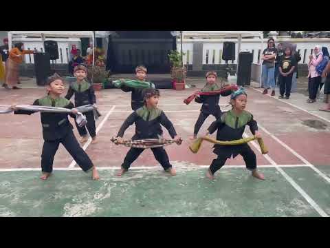 Tari Cing Cangkeling _ Kelas 4B SDIT Al Uswah Surabaya