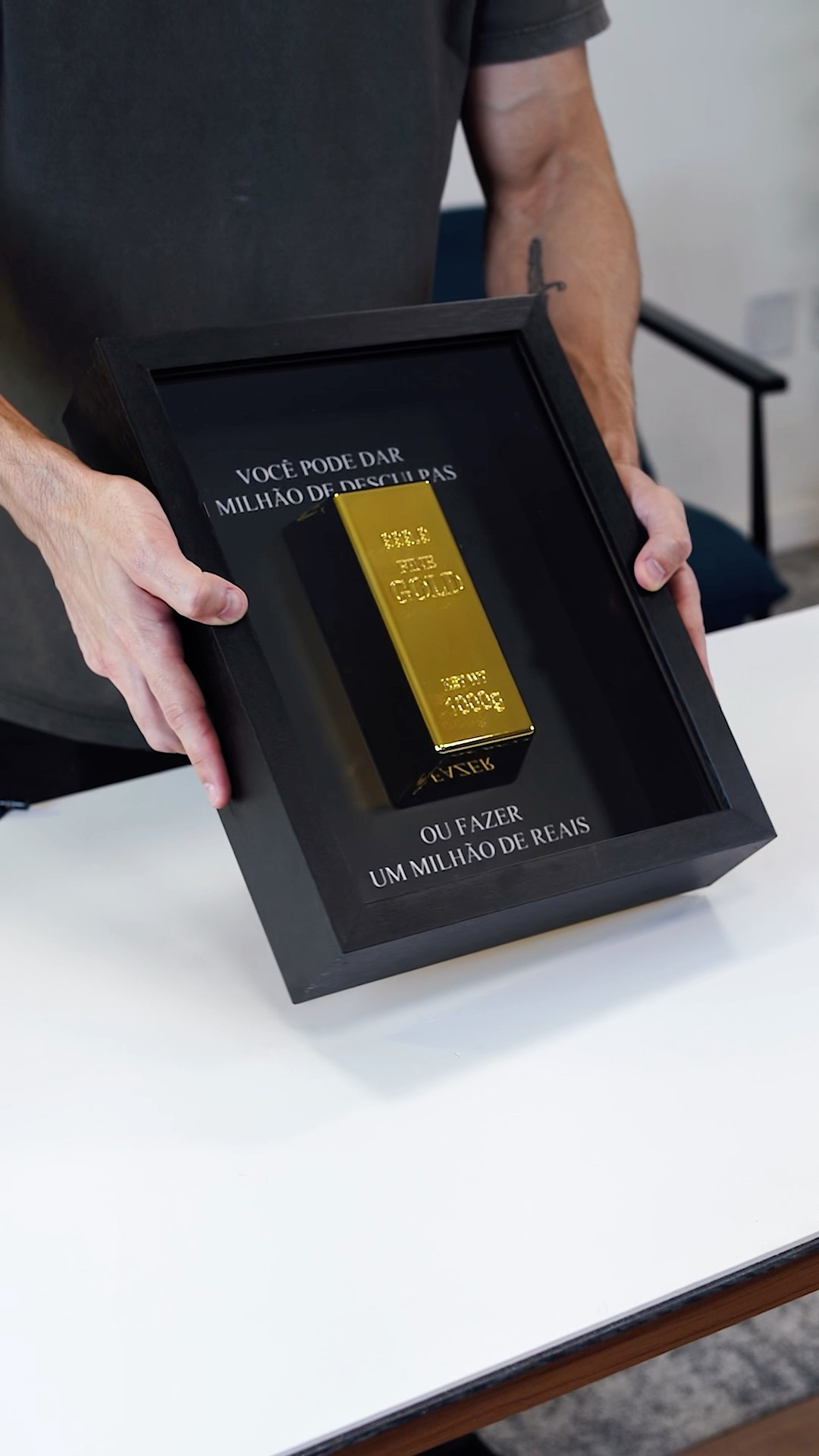 Vídeo de The Golden Bar Personalizado
