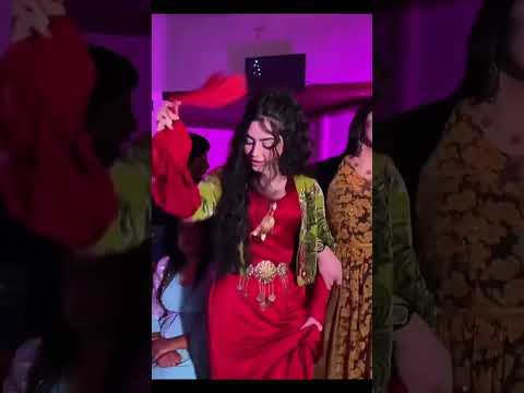 کچە کوردێکی زۆر جوان Kurdish Kurdishdance Model Beauty Folkdance Lipstick