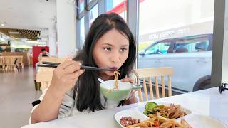 Eating Like a Local in China 🍲🍱| Unlimited Buffet & Street Food 😋
