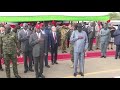 رئيس جنوب السودان يتبول على نفسه لا إراديا أثناء عزف النشيد الوطني لبلاده 