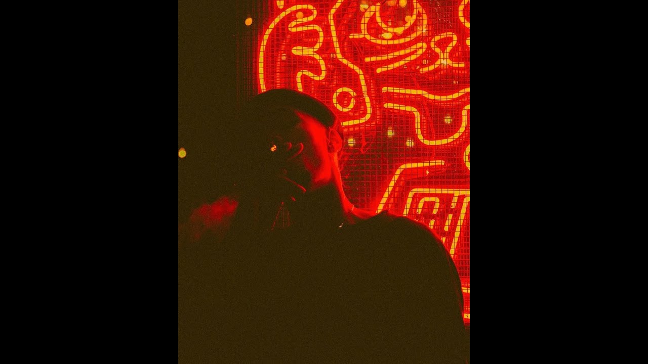 chill&smoke%feel happy