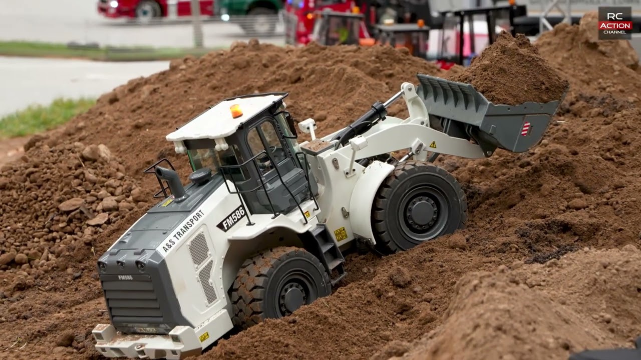 CRAZY RC Trucks & Construction Action at Chemnitz!