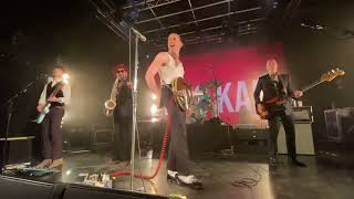 Miles Kane - Never Get Tired to Dancing with You live @ La Cartonnerie (Reims / France)