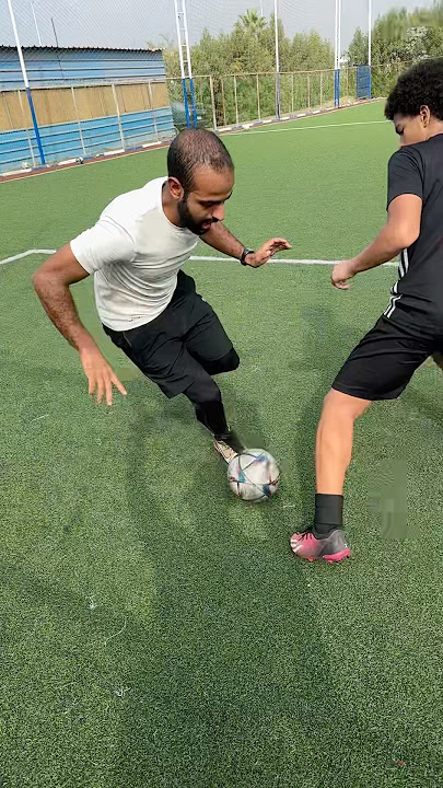 ازاي الكوبري دا دخل كدا ..😂🤯⚽️ #football #soccer #omar_shaltout #SummerOnShorts