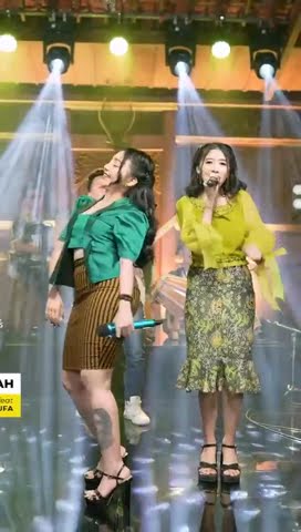 lembah mana ochi Alvira feat syahiba saufa #ochialvira #syahiba_saufa #shortvideo