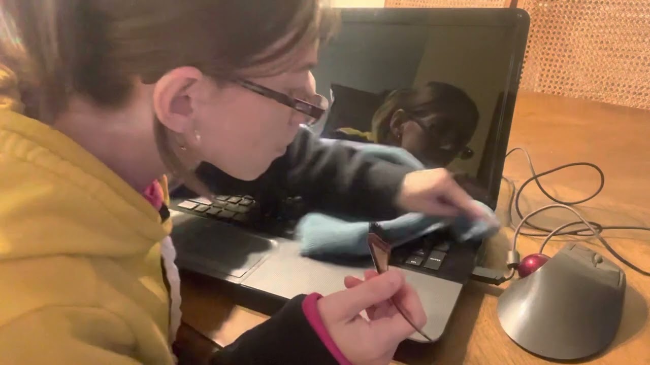 ASMR!! Cleaning Vlog!! 🧽🧼🦠Deep Cleaning My Dad’s Laptop!!  💻