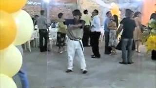 How Mexicans rave and shuffle